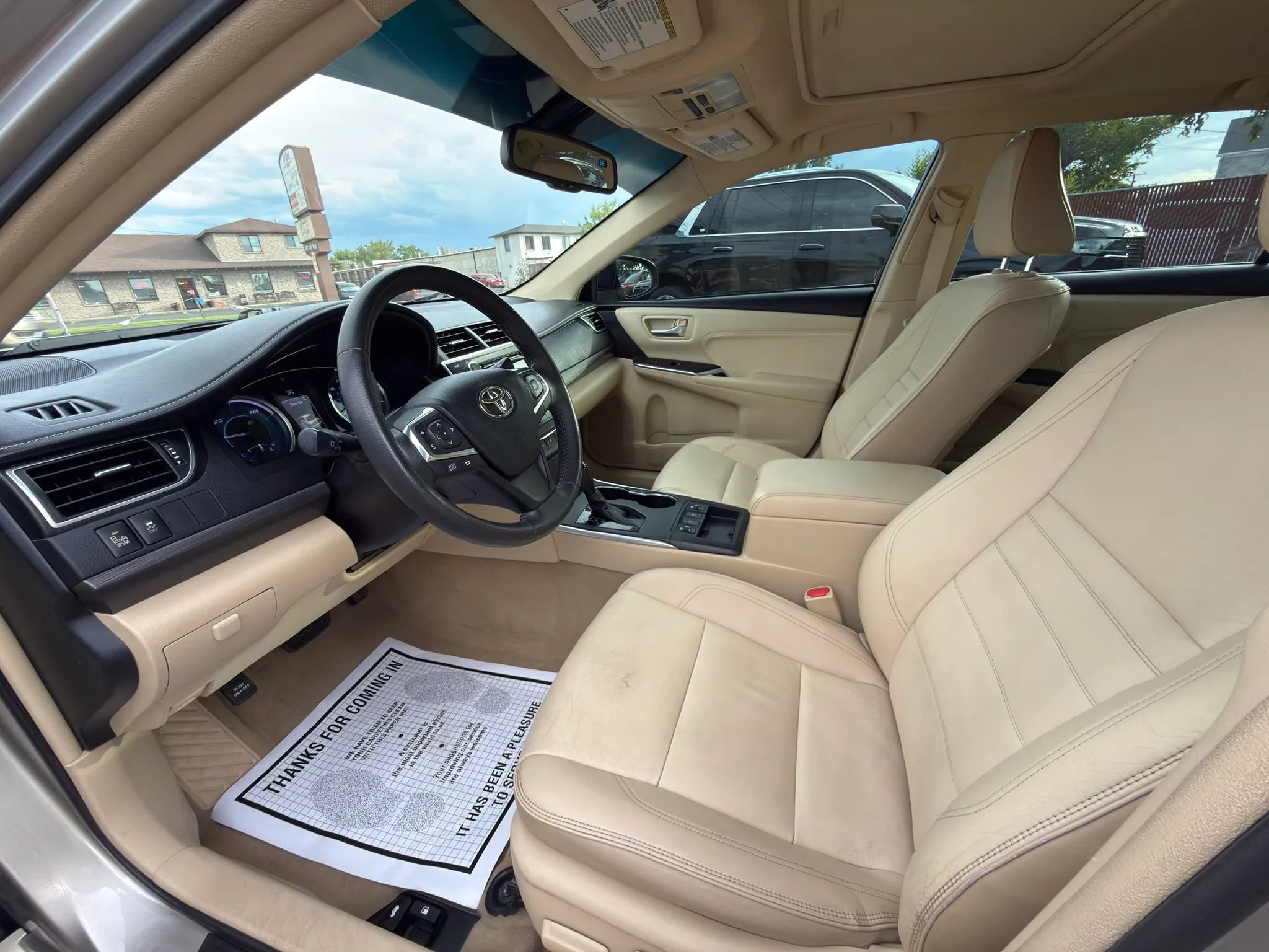 Used 2017 Toyota Camry XLE w/ Moonroof Package FWD image 10