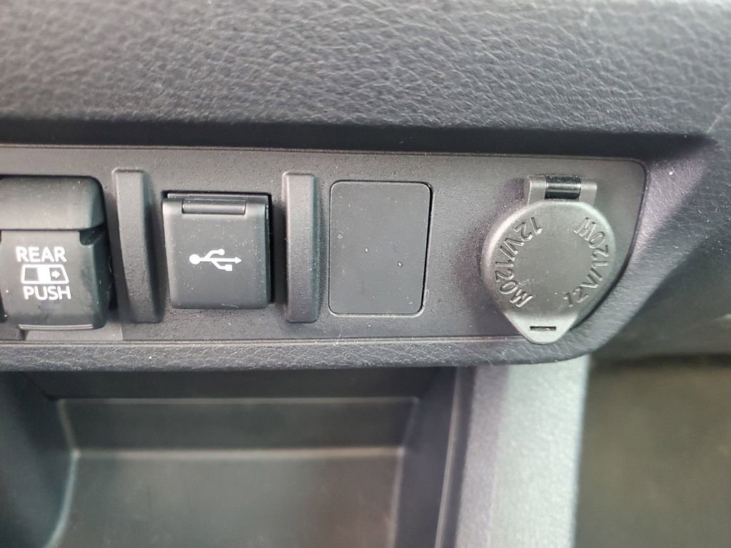 Used 2022 Toyota Tacoma SR5 w/ Technology Package image 24