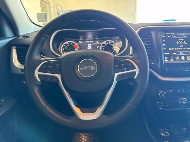 Used 2016 Jeep Cherokee Trailhawk w/ Comfort/Convenience Group AWD/4WD image 14