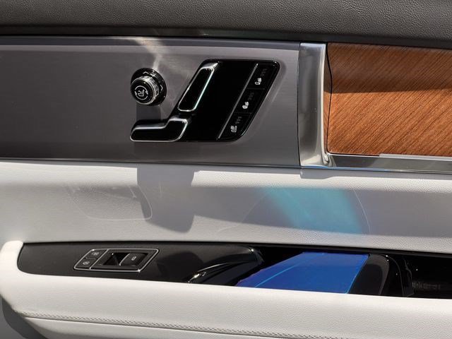 New 2027 Cadillac Vistiq Sport AWD/4WD image 21