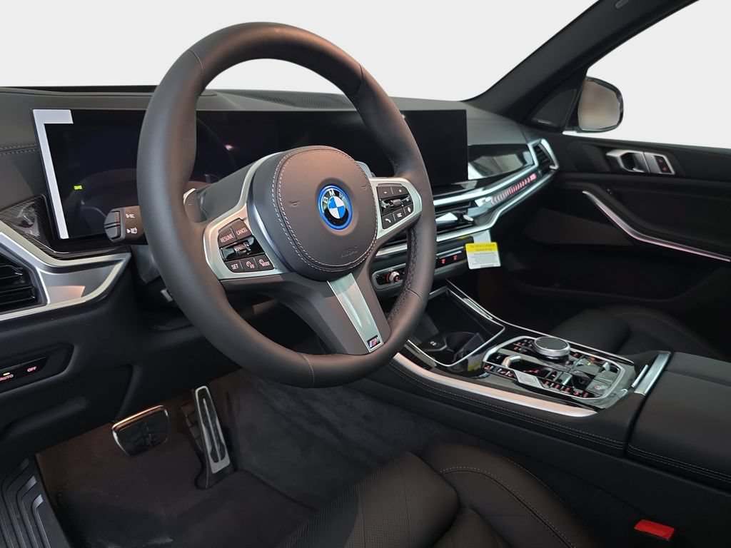 New 2026 BMW X5 xDrive50e w/ M Sport Package AWD/4WD image 16