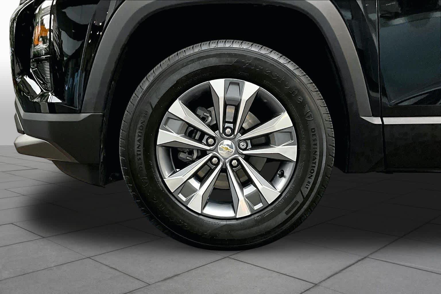 Used 2025 Chevrolet Equinox LT FWD image 10
