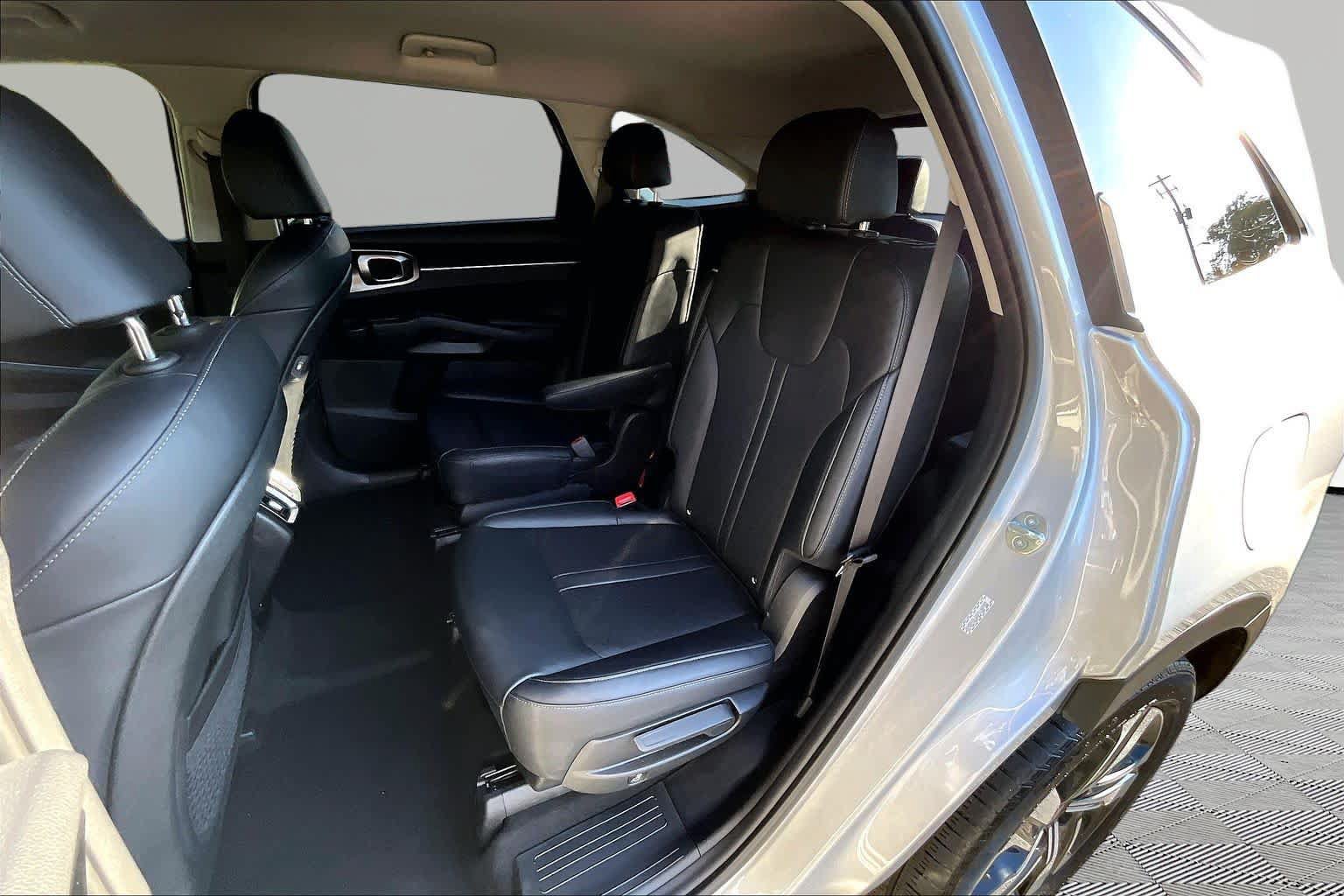Used 2023 Kia Sorento EX AWD/4WD image 21