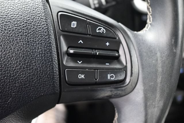 Used 2024 Hyundai Venue SEL FWD image 24