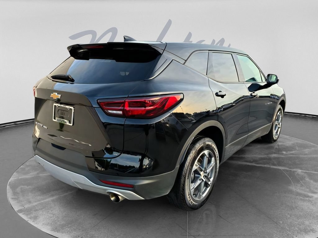 Used 2025 Chevrolet Blazer LT AWD/4WD image 7