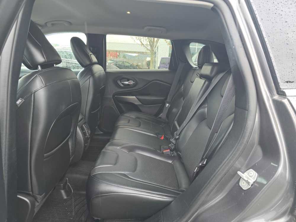 Used 2020 Jeep Cherokee Limited AWD/4WD image 16