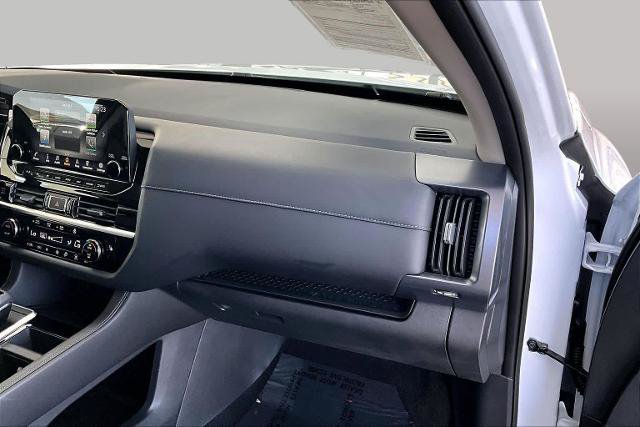 Certified 2025 Nissan Pathfinder SL FWD image 18