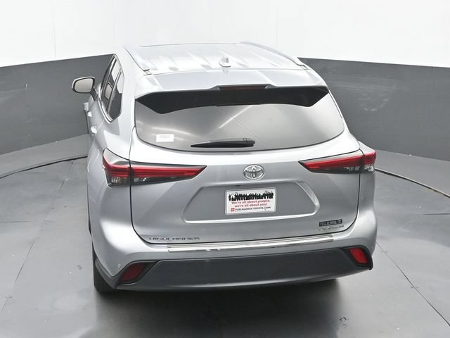Used 2021 Toyota Highlander Limited FWD image 29