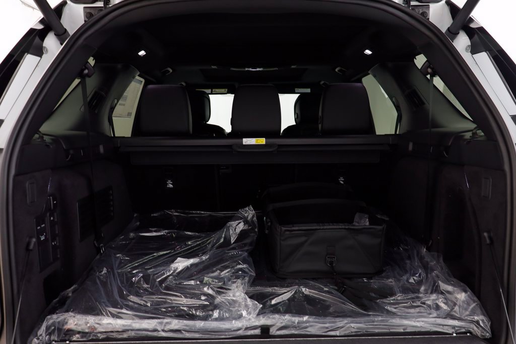 New 2025 Land Rover Discovery S AWD/4WD image 18