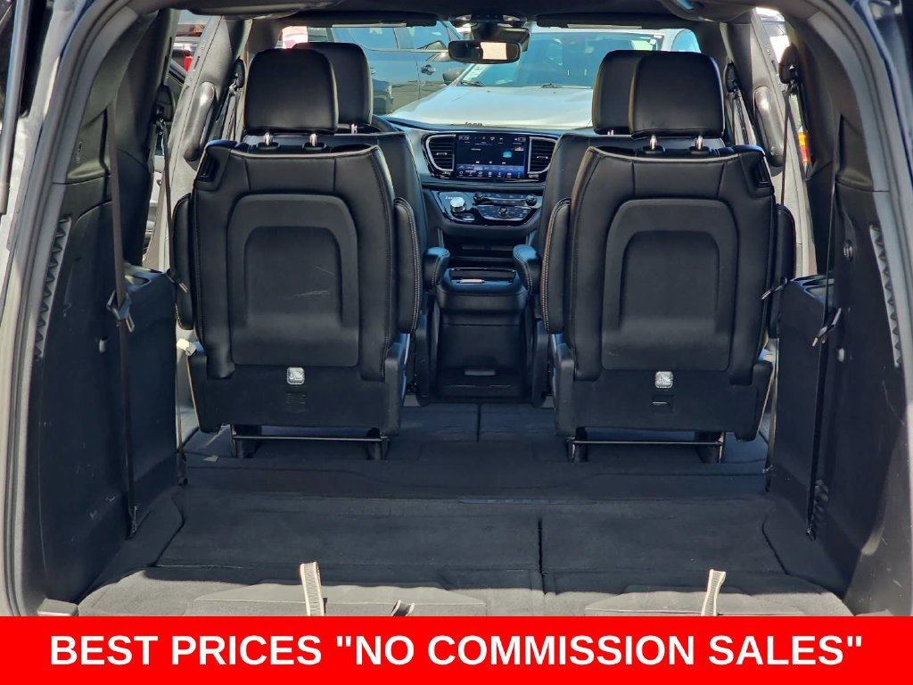 Used 2026 Chrysler Pacifica Limited w/ S Appearance Package FWD image 13