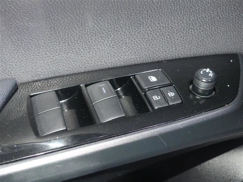 Used 2022 Toyota Prius AWD image 20