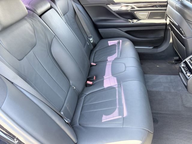 Used 2022 BMW 740i w/ M Sport Package RWD image 14
