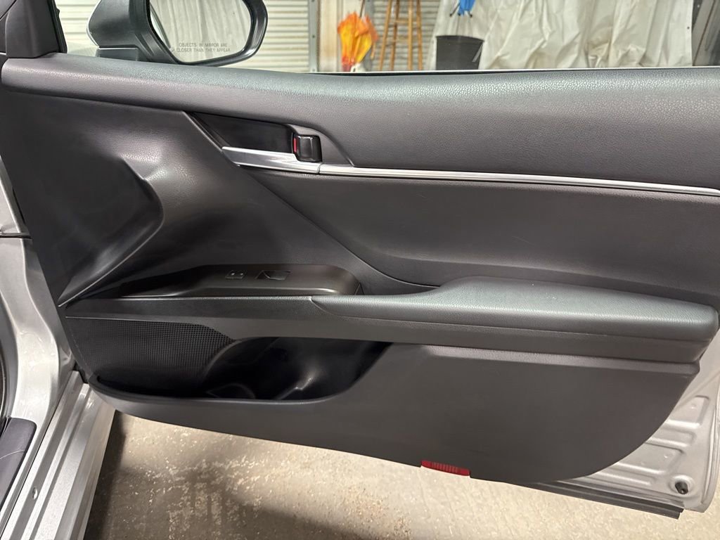 Used 2024 Toyota Camry SE image 10