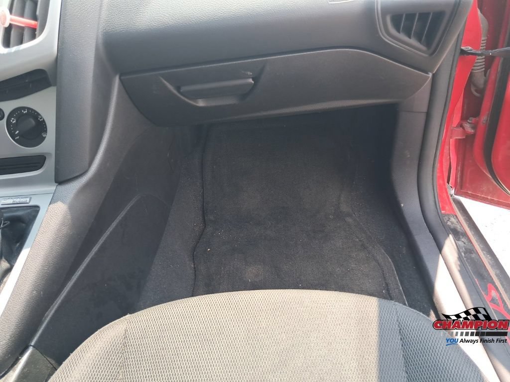 Used 2014 Ford Focus SE FWD image 14