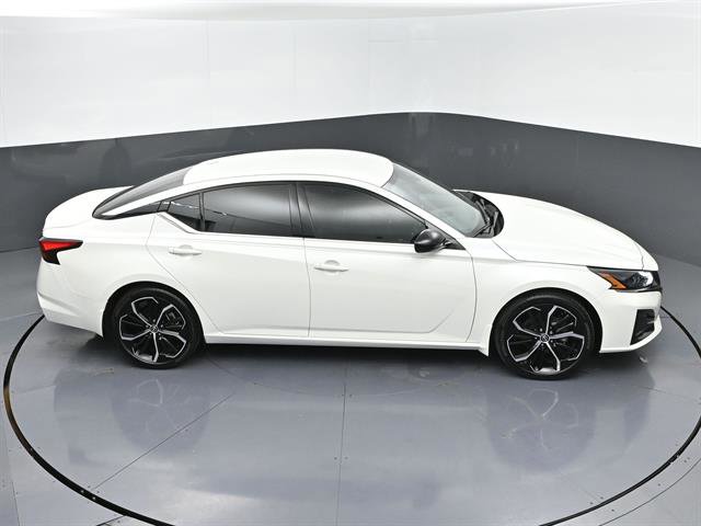 Used 2025 Nissan Altima 2.5 SR image 41