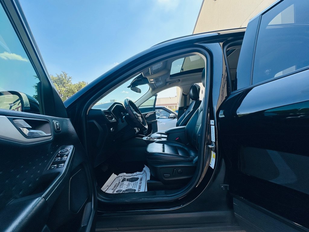 Used 2020 Ford Escape SEL FWD image 12