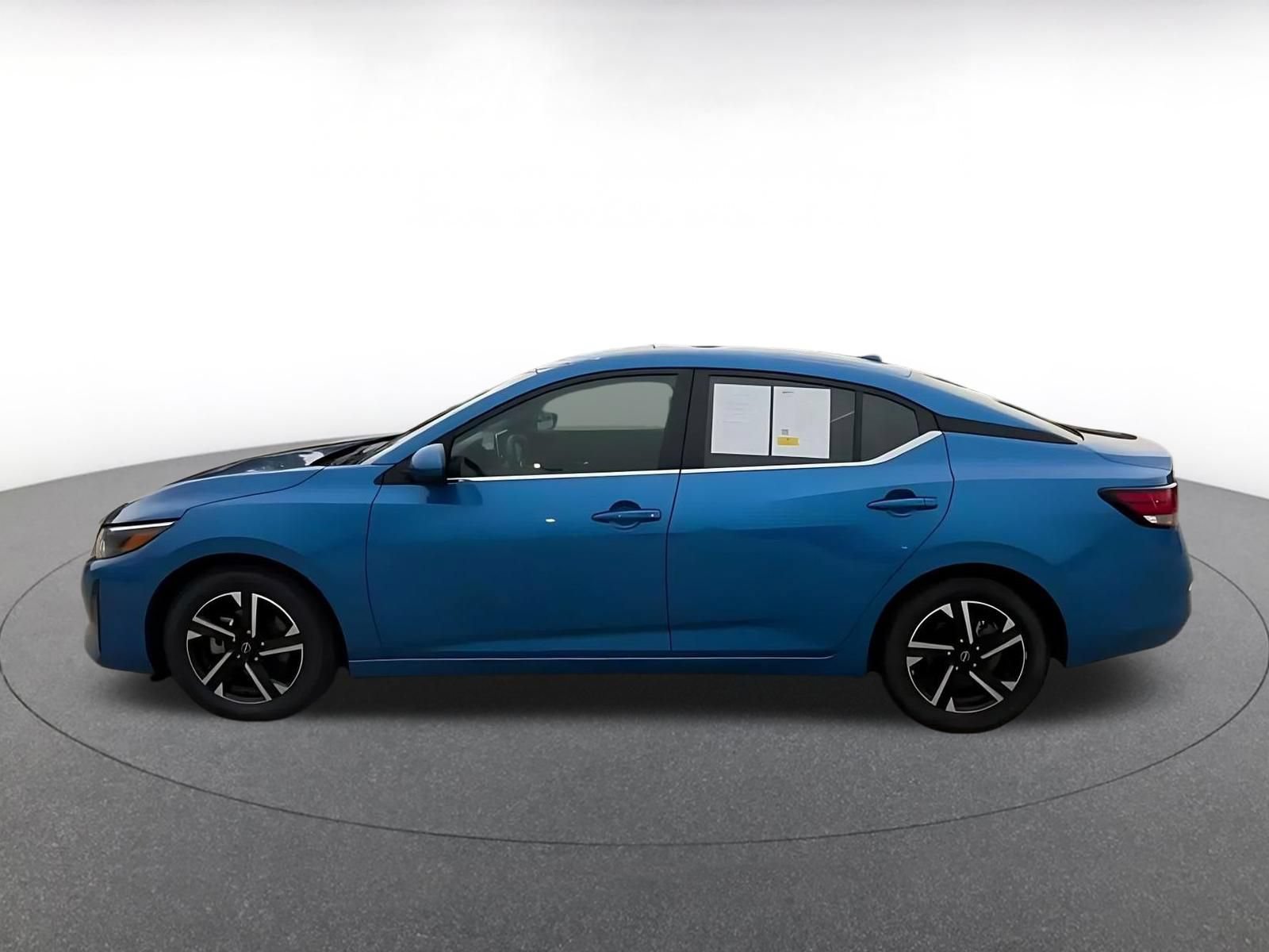 Used 2025 Nissan Sentra SV FWD image 8