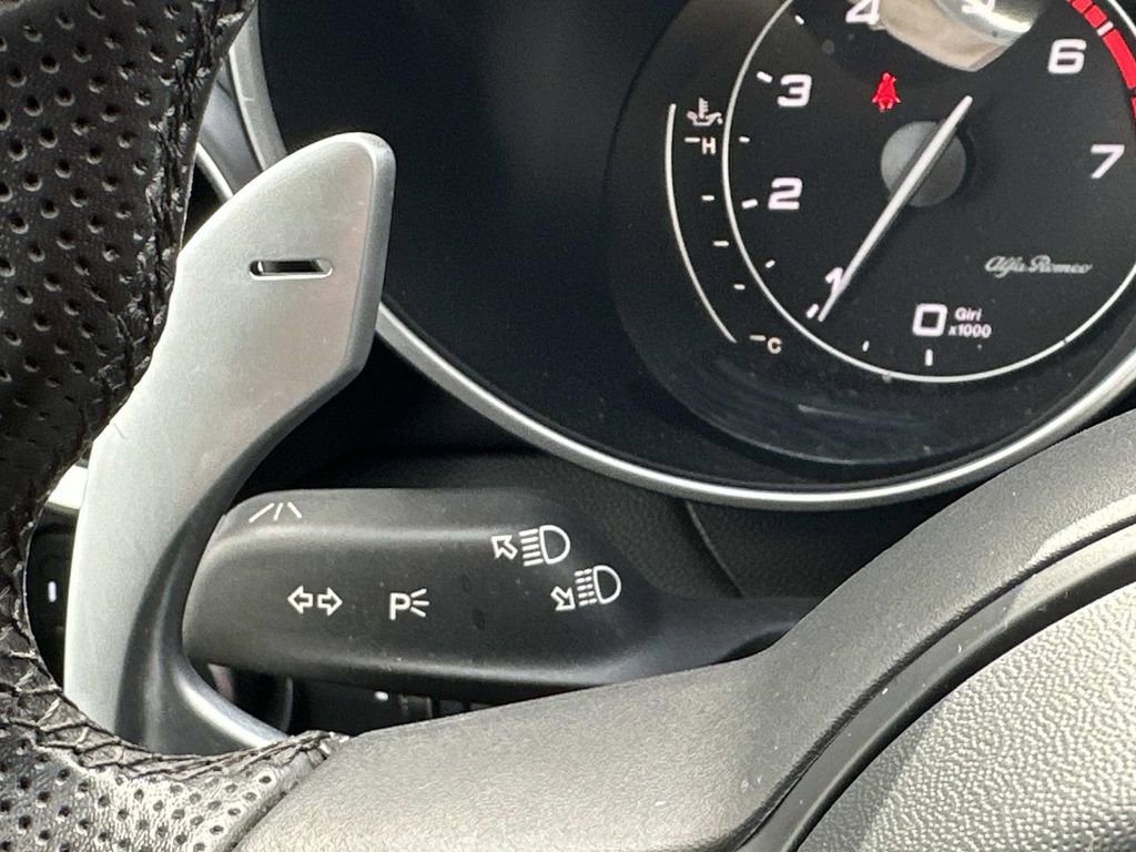 Used 2022 Alfa Romeo Giulia Veloce image 26