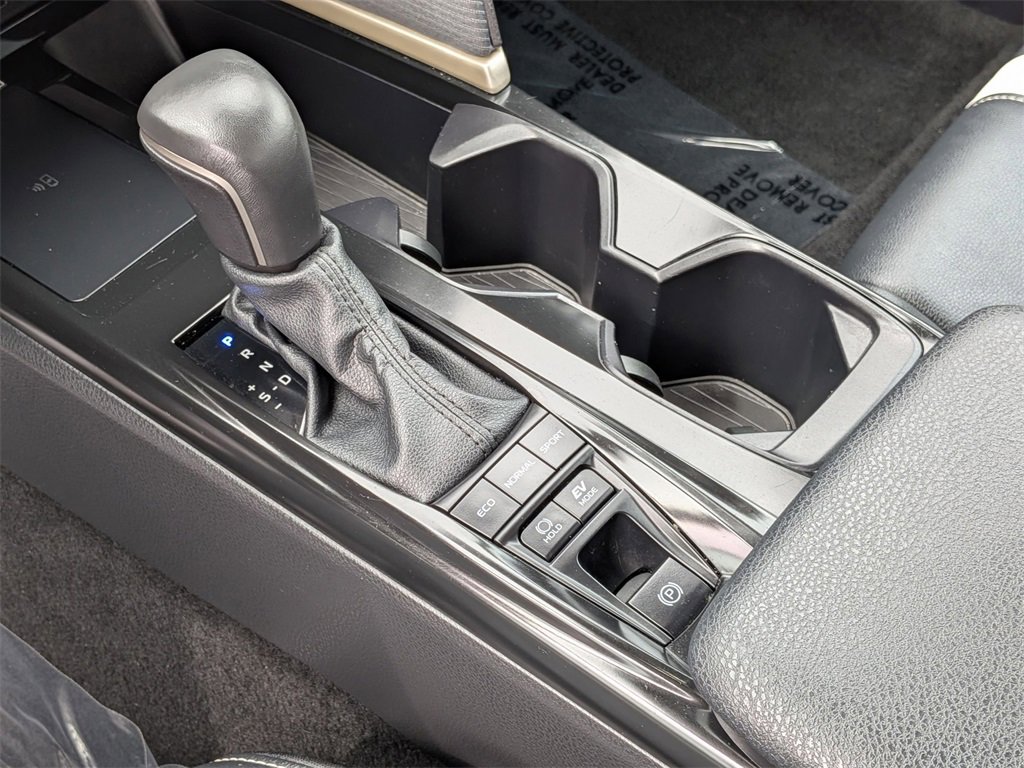 Used 2025 Toyota Camry LE image 20