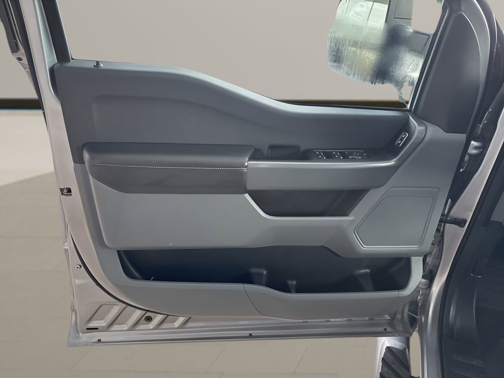 Used 2022 Ford F150 XLT w/ Trailer Tow Package image 6