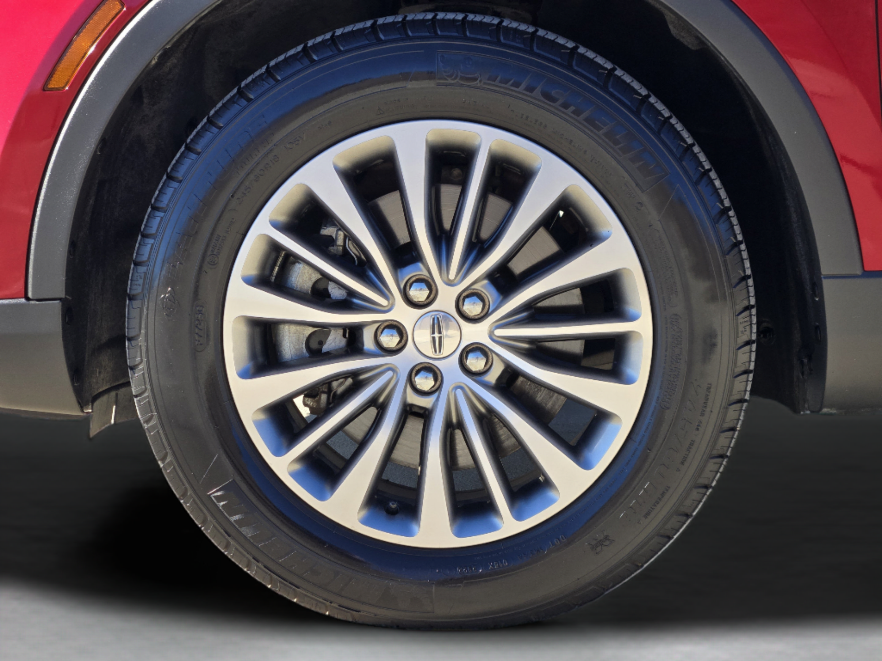 Used 2018 Lincoln MKX Select w/ Select Plus Package FWD image 31