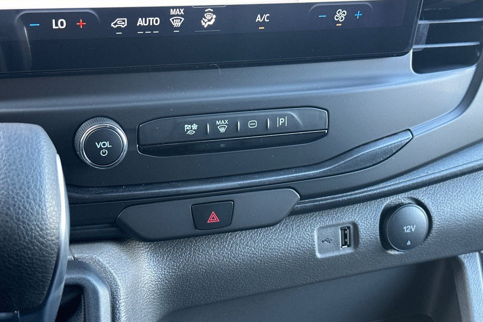 New 2026 Ford Transit 250 148 Medium Roof w/ Load Area Protection Package image 19