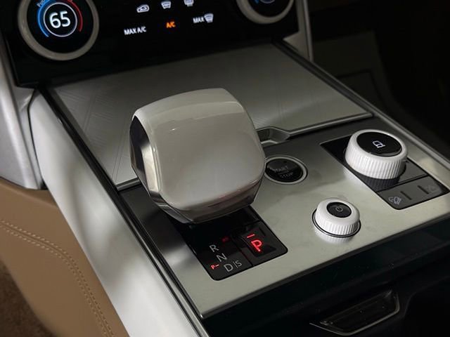 Used 2023 Land Rover Range Rover SV image 39