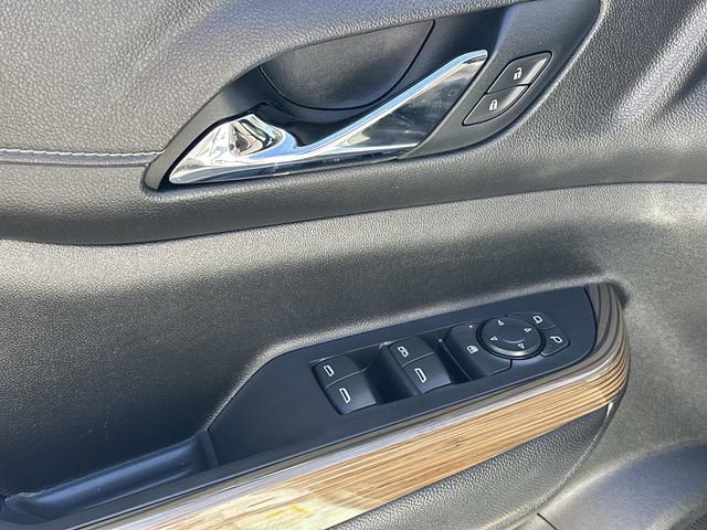 Used 2021 GMC Acadia SLE w/ Driver Convenience Package FWD image 16
