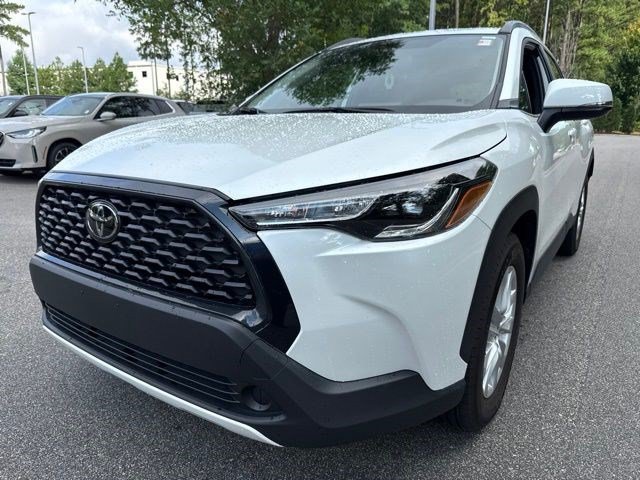 Used 2022 Toyota Corolla Cross LE FWD image 9