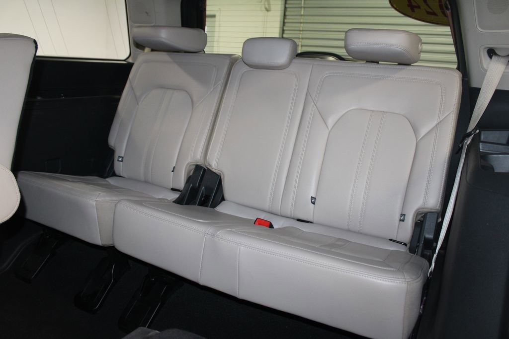 Used 2024 Ford Expedition Limited image 29