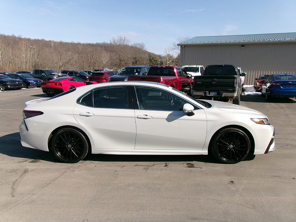 Used 2022 Toyota Camry XSE AWD/4WD image 6