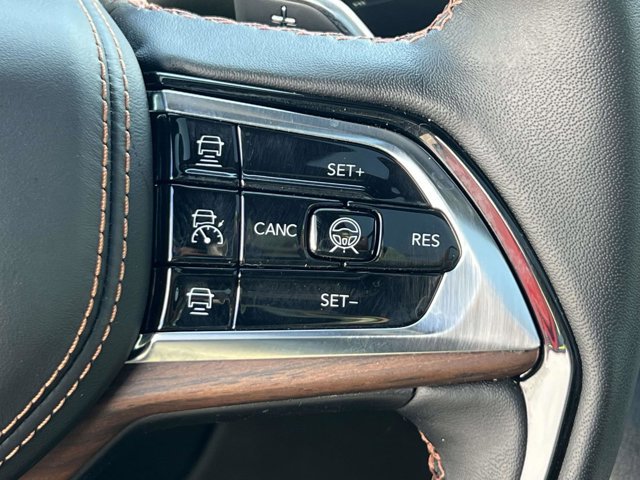 Used 2023 Jeep Grand Cherokee Summit image 23