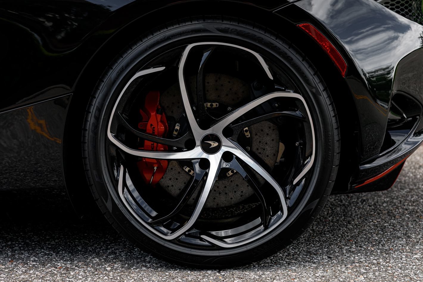 Used 2024 McLaren 750S Spider RWD image 33