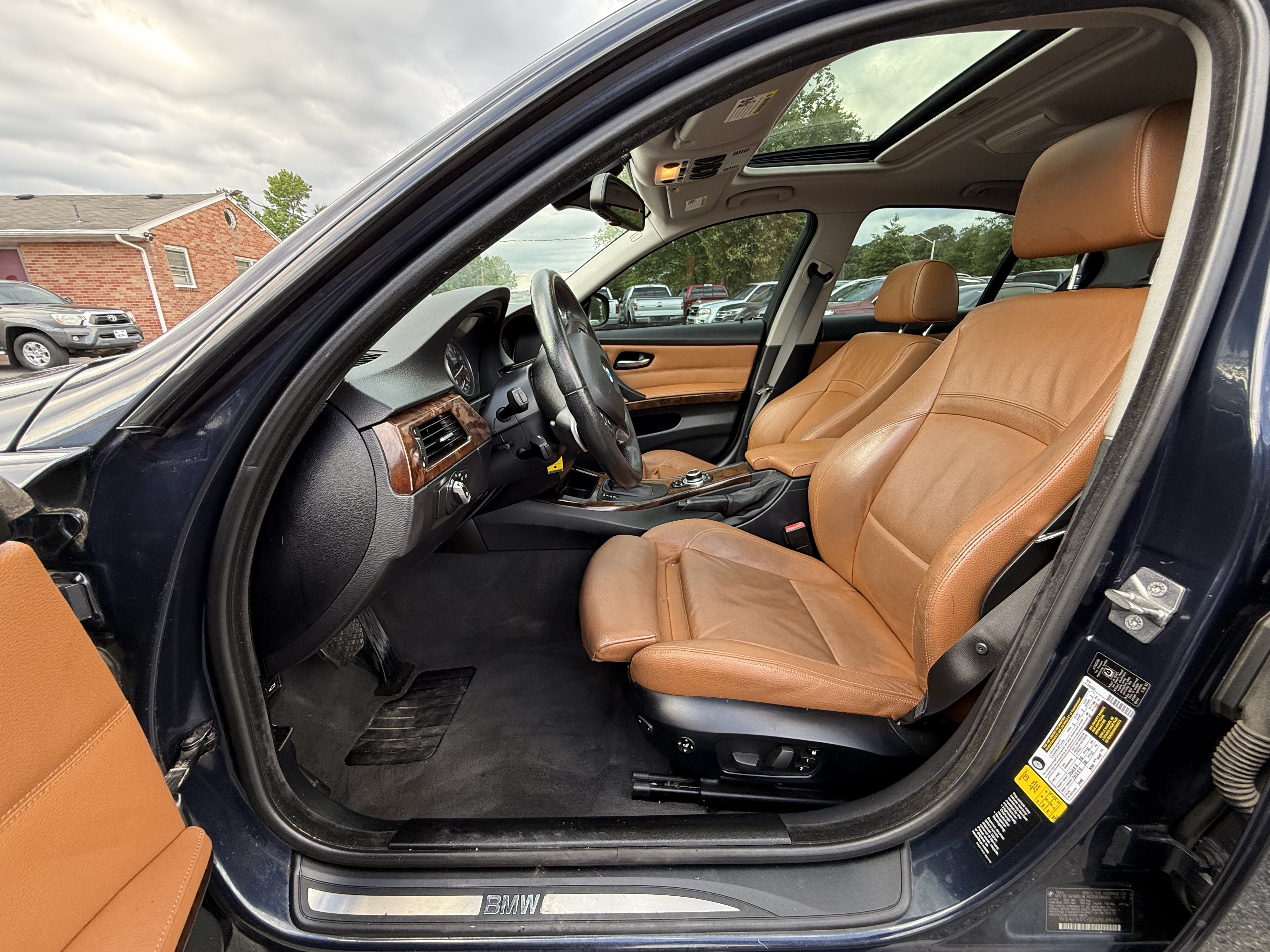 Used 2010 BMW 335i Sedan RWD image 11