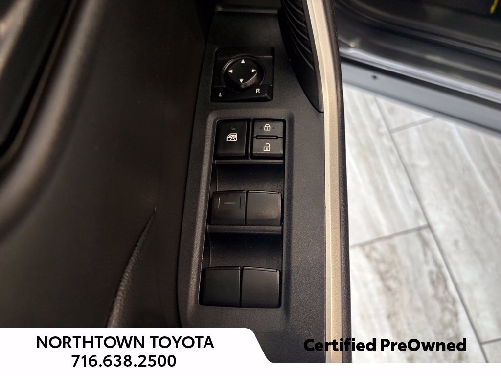 Used 2022 Toyota RAV4 LE w/ Carpet Mat Package (TMS) AWD/4WD image 29