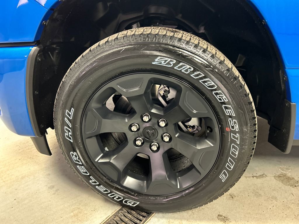 New 2026 RAM 1500 4x4 Crew Cab image 9