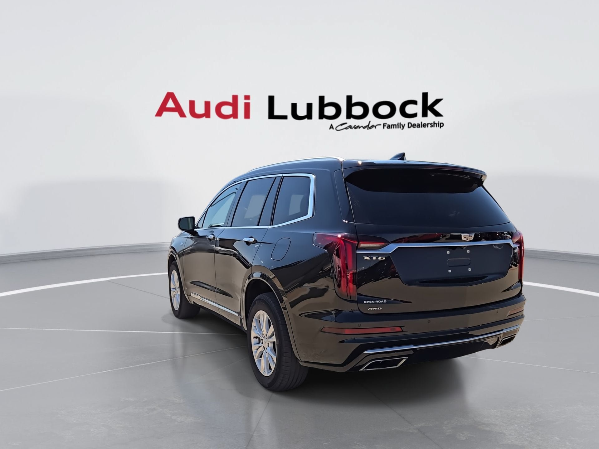 Used 2024 Cadillac XT6 Luxury AWD/4WD image 7