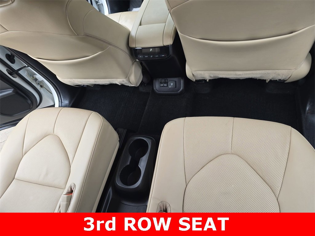 Used 2024 Toyota Highlander Limited image 12