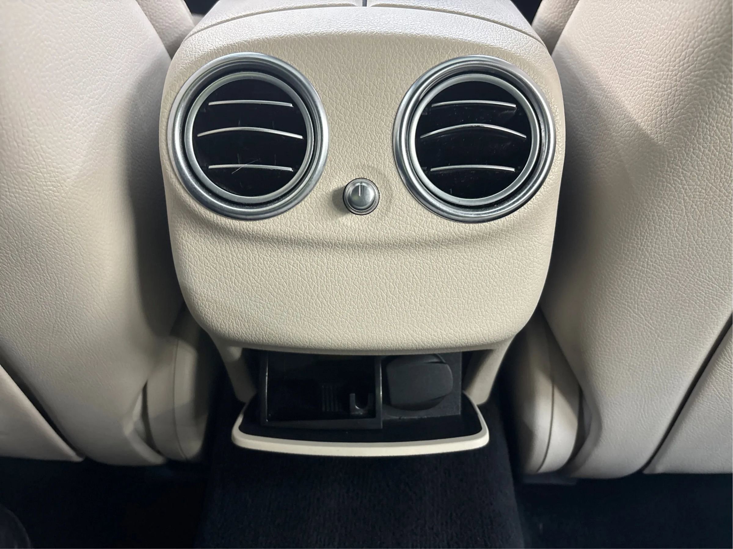 Used 2020 Mercedes-Benz E 350 Sedan image 29