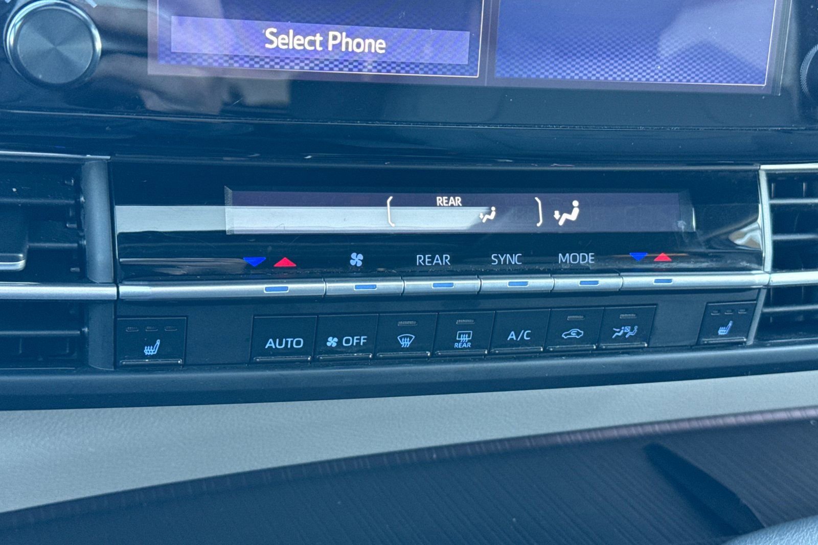 Certified 2023 Toyota Sienna XLE image 26