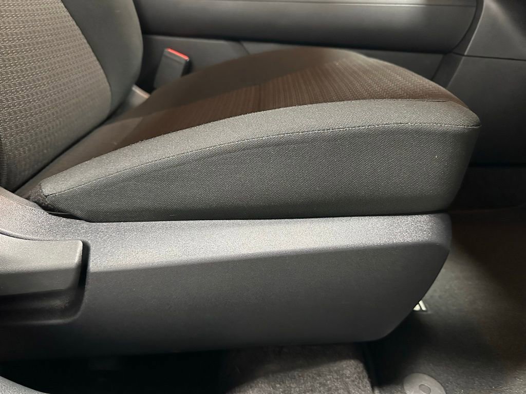 Used 2025 Nissan Kicks S AWD/4WD image 52