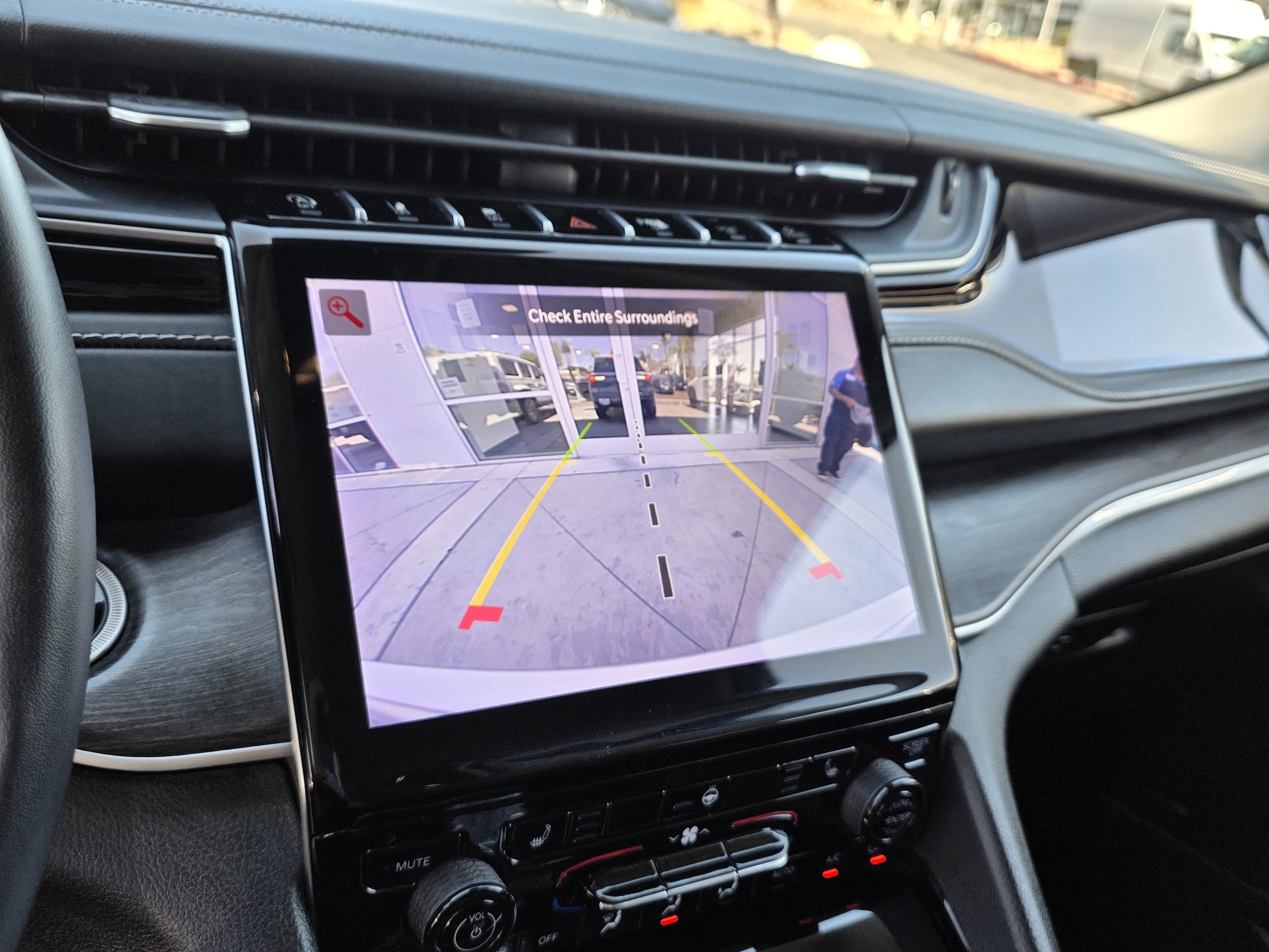 Certified 2022 Jeep Grand Cherokee Limited image 16