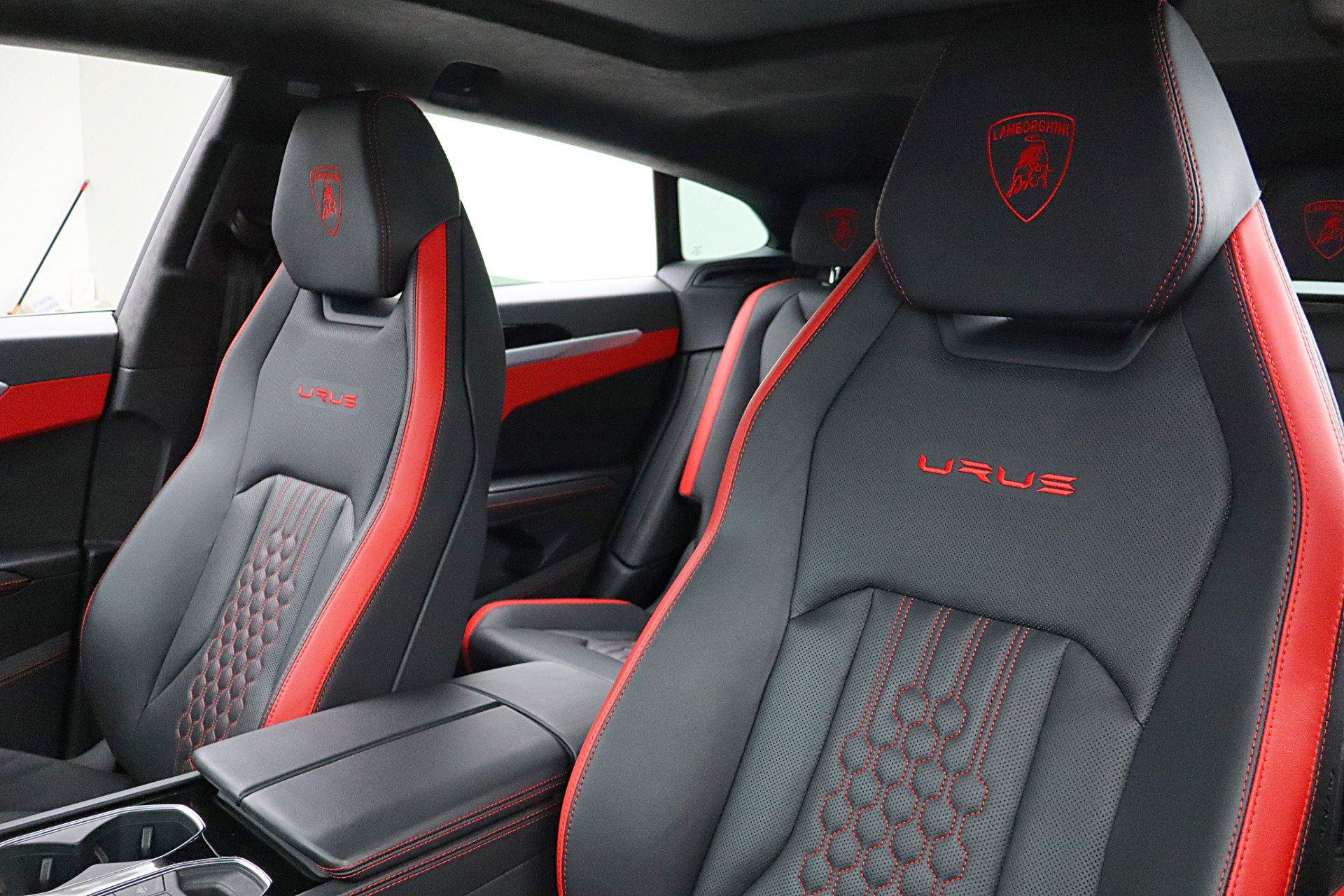 Used 2024 Lamborghini Urus S AWD/4WD image 27