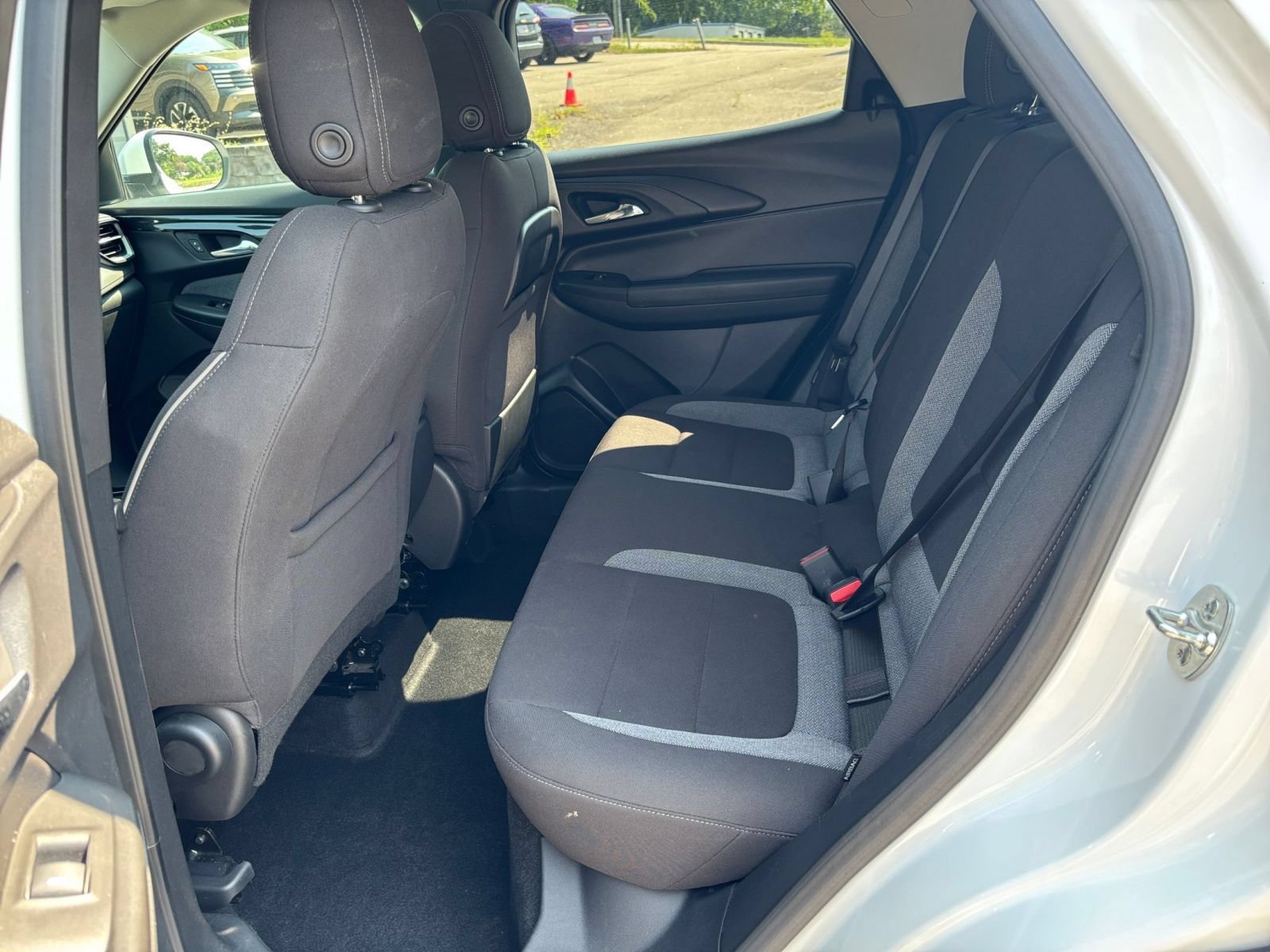 Used 2025 Chevrolet TrailBlazer LT FWD image 23