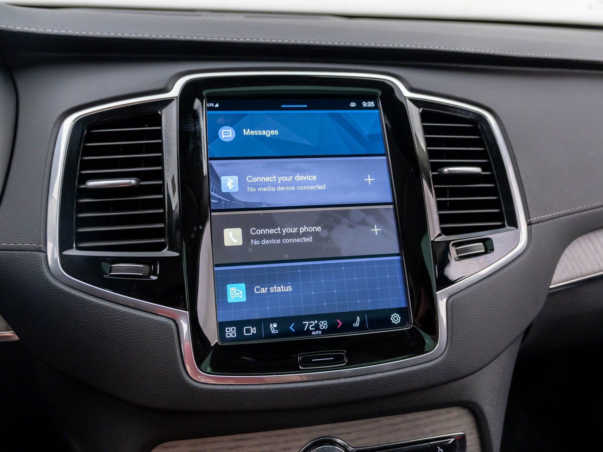 Used 2024 Volvo XC90 T8 Ultimate w/ Lounge Package image 26