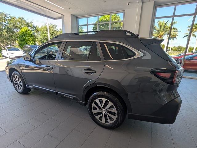 Used 2024 Subaru Outback Premium AWD/4WD image 9