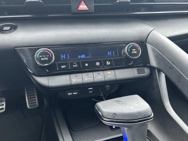 Certified 2025 Hyundai Elantra Sport image 29