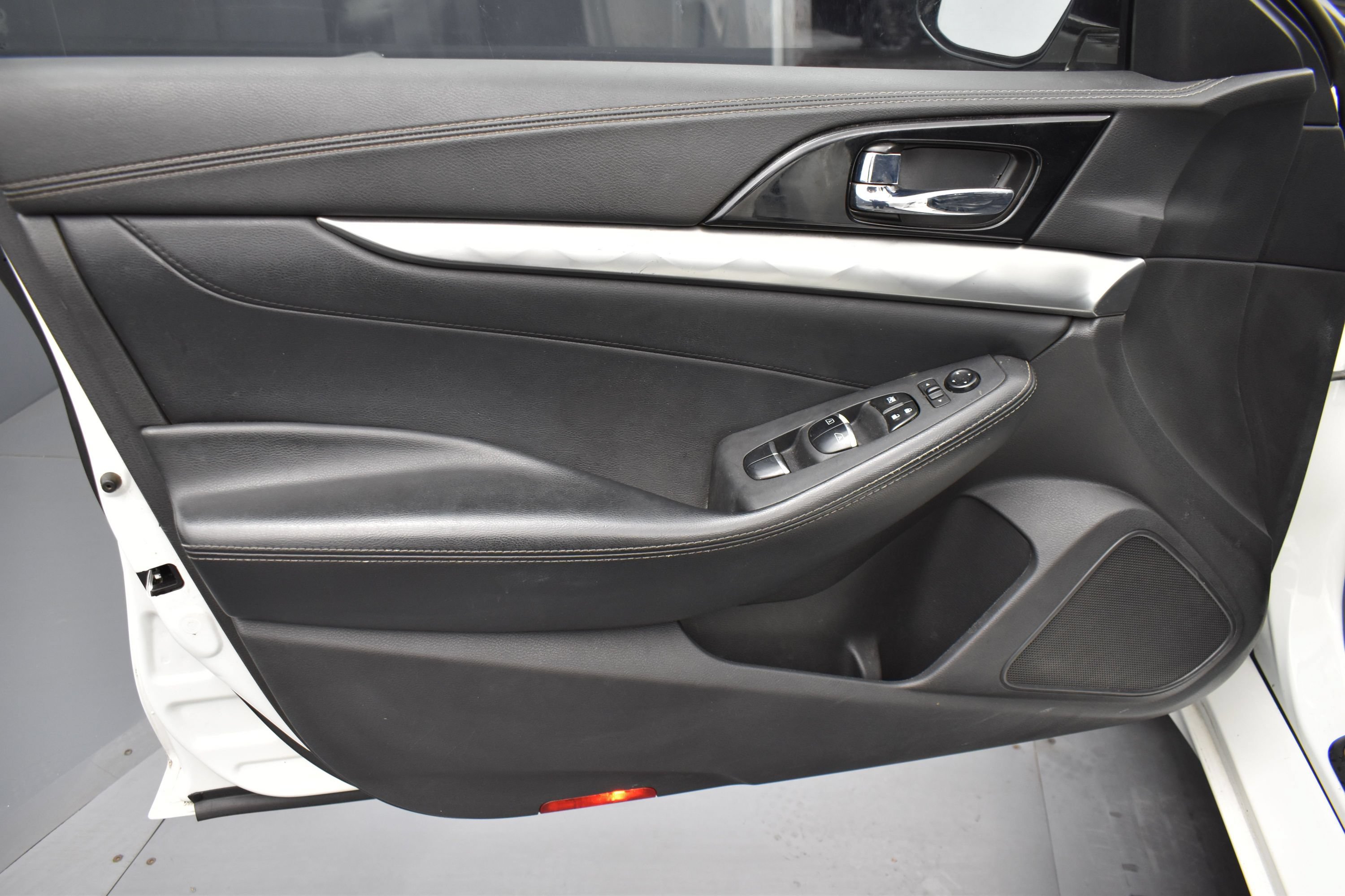 Used 2020 Nissan Maxima 3.5 SV w/ Floor Mat Group FWD image 5