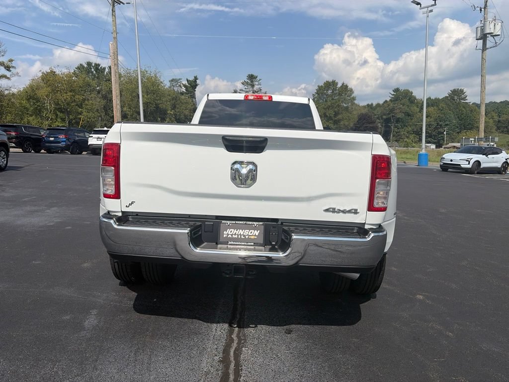 Used 2024 RAM 3500 Tradesman w/ Chrome Appearance Group AWD/4WD image 9