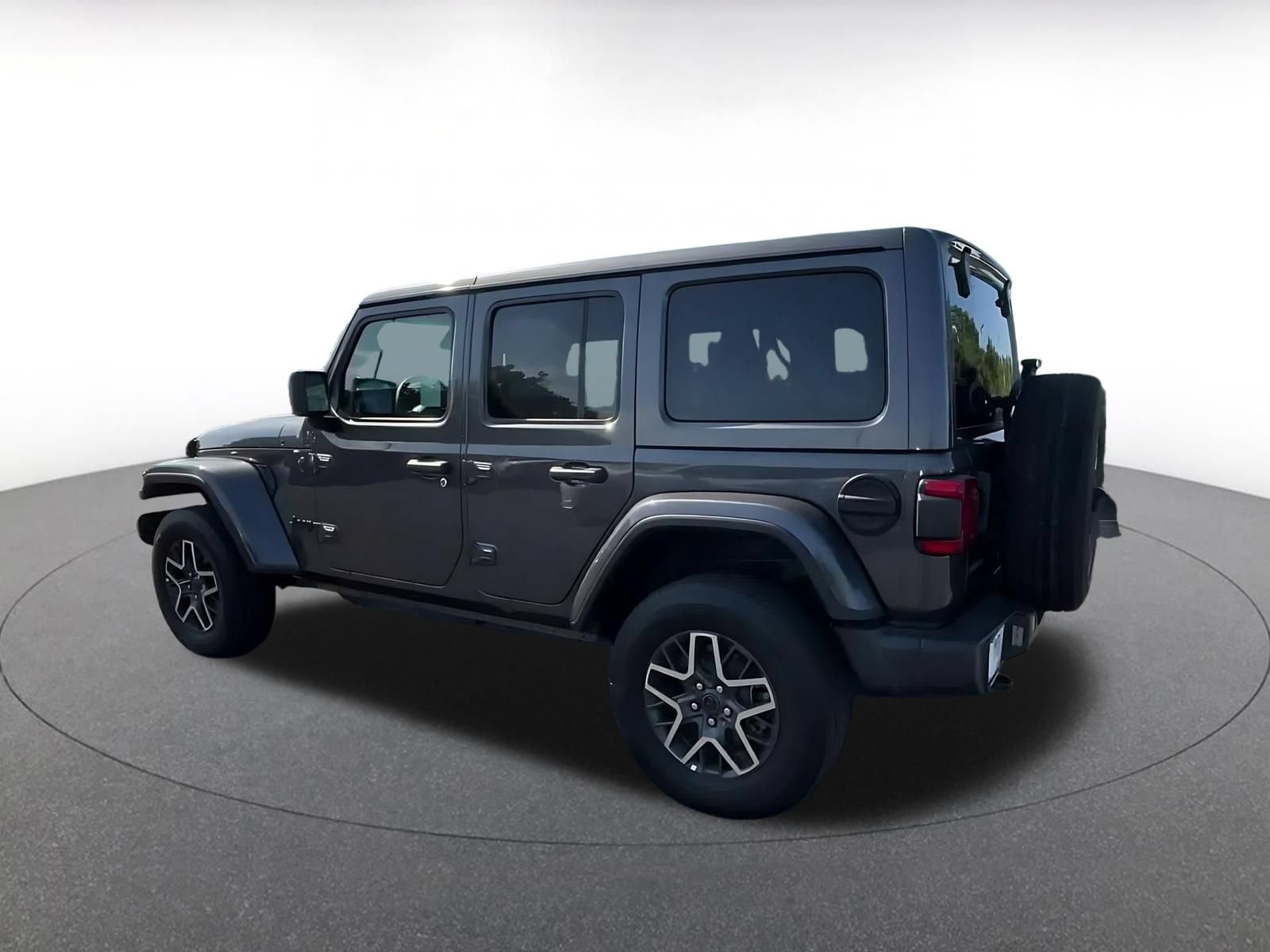Used 2025 Jeep Wrangler Unlimited Sahara AWD/4WD image 8